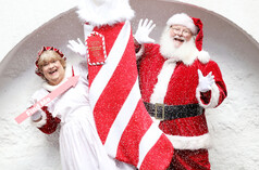 Meet Santa & Merry Christmas Claus, Nebraskan couple who live Christmas 365 days of the year